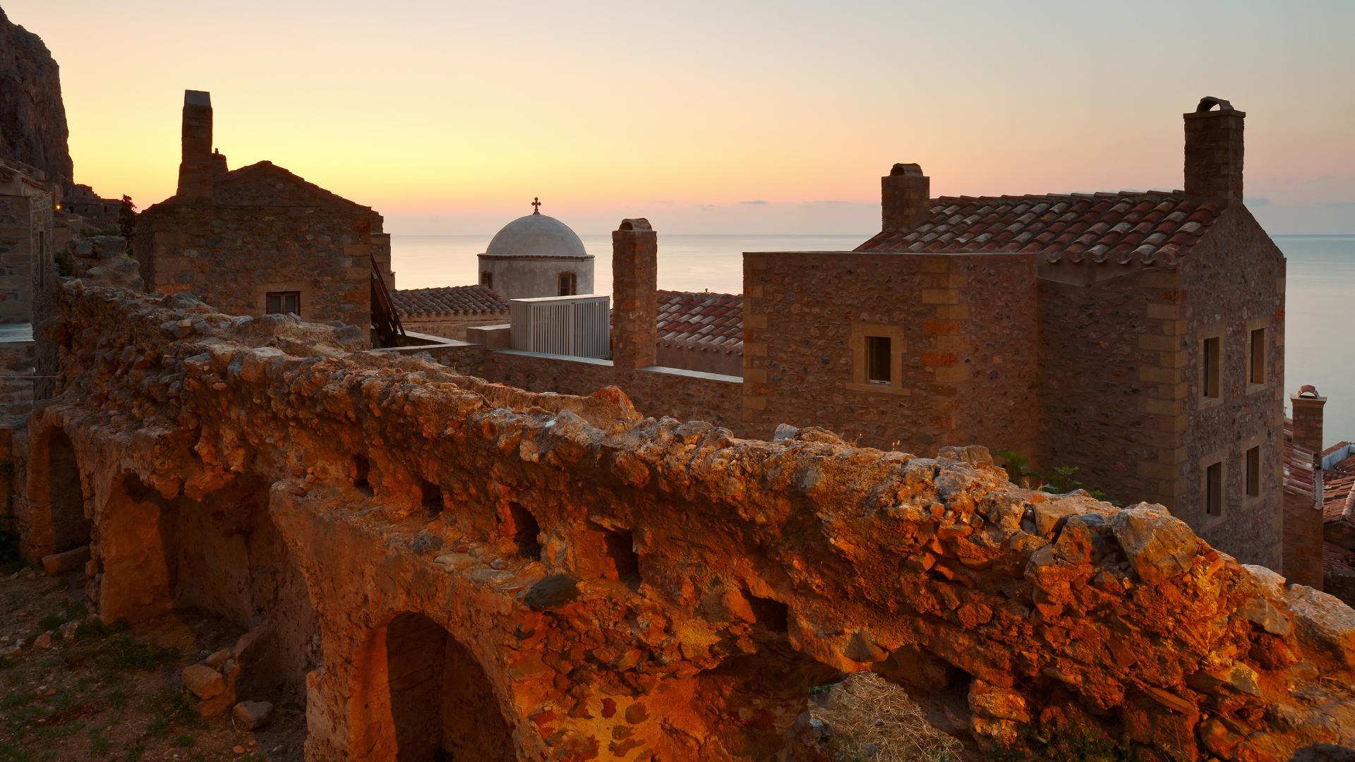 monemvasia-inside-castle-view-viptoursathens